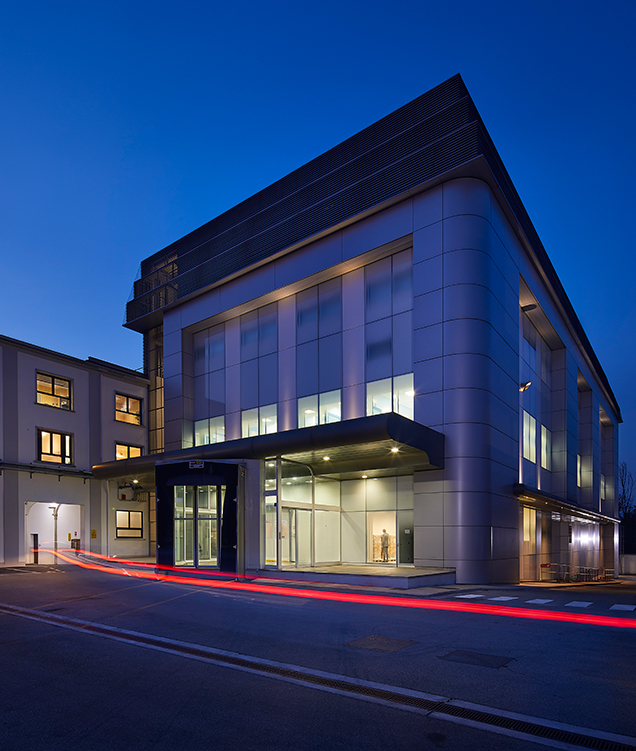 Hyaluxelle: Train the Trainer